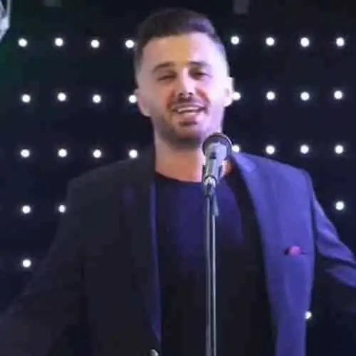 عالی می چشی شبنم وارشی نم نم